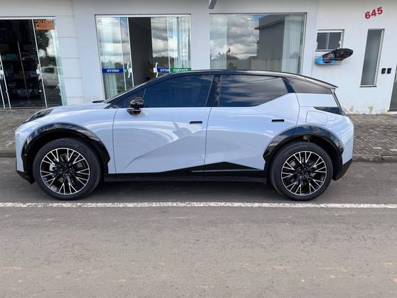 ZEEKR X 66 KW ELÉTRICO FLAGSHIP AWD